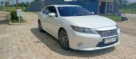 Lexus ES250 2013 warna putih Elegant!