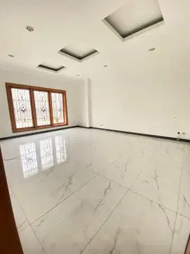 Rumah Bagus Semi Furnished SHM Permata Buana, Jakarta Barat