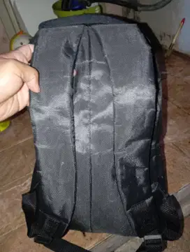 Di jual tas selempang dan ransel wanita dan pria