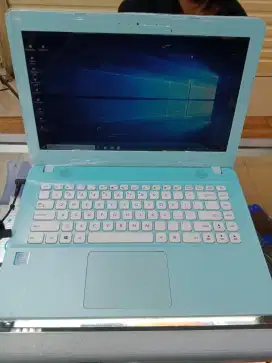 Nak jual laptop Asus blue