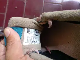 Di jual sepatu wanita ukuran 37-38