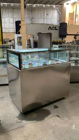 Showcase Cake Bekas - Siap Pakai Untuk Jualan