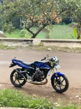 Kawasaki ninja biru