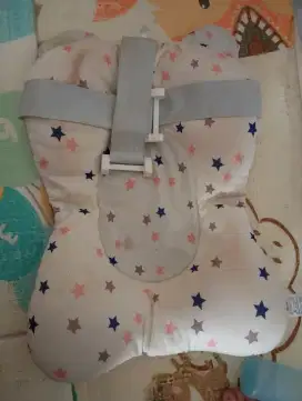 Kasur bayi, empeng, tempat botol susu, bantal mandi