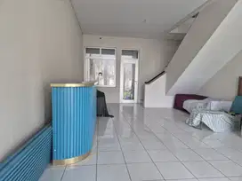 For Rent, Ruko Di Kawasan Ramai Usaha Kota Baru Parahyangan, Bandung