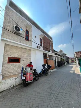 Rumah dan kost sangat strategis monjali dlm ringroad hanya 5 menit UGM