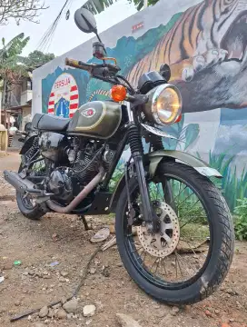 Kawasaki W175 SE Green Army