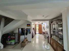 Jual Rumah Bagus 3 Lt Siap Huni
Kelapa Gading Jakarta Utara