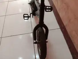 Sepeda anak ukuran 12