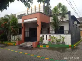 Jual rumah wiyung