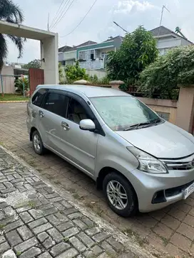 Jual xenia daihatsu matic 2014