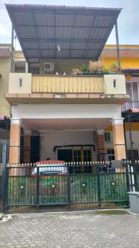 Dijual murah 1(satu) unit rumah di daerah Gatot Subroto