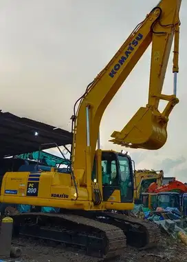 Dijual Excavator Komatsu PC200-8MO Tahun 2015
