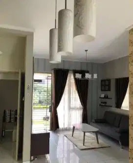 Rumah 2 Lantai dlm Cluster Favorit Sevilla,  10 mnt ke Sta dan Tol BSD