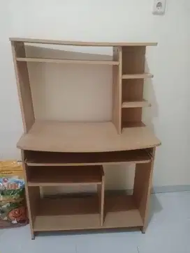 Di jual meja komputer/belajar   daripada ga kepake