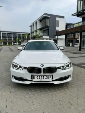 TDP 10 JUTA PAJAK PANJANG BMW 320i F30 Luxury 2013 Putih