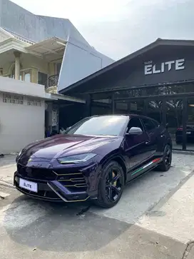 2022 Lamborghini Urus Special Viola Purple PPS over Nero Helene