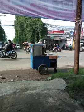 Gerobak bakso, pentol, dsb.