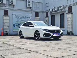 Honda Civic 1.5 E CVT Hatchback 2018 Km 45rb Pakaian Pribadi