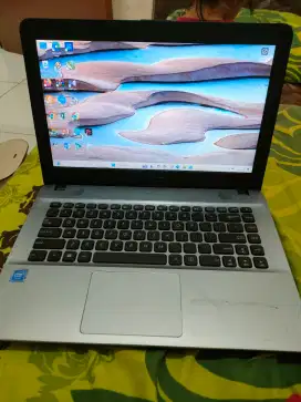 Laptop asus core i3