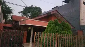DIJUAL RUMAH BANGUNAN TUA HITUNG TANAH KAWASAN PETOJO SELATAN GAMBIR