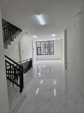 8 Unit Ruko baru 2 Lantai Kembangan, Jakarta Barat