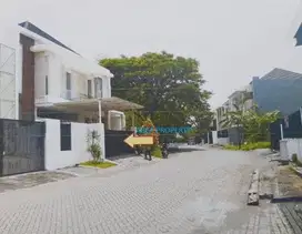 JUAL RUMAH MINIMALIS 2 LANTAI , PERUMAHAN CITRALAND , SURABAYA