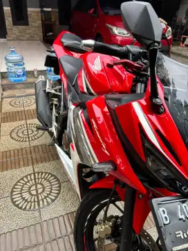Cbr 150 2016 Red low KM