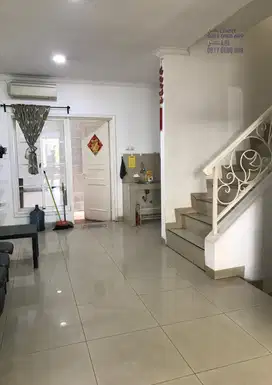 Disewakan Cepat Rumah Golf Kenari Hadap Utara