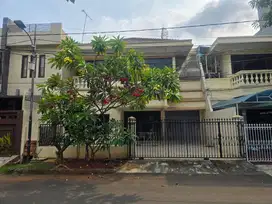 Rumah Kelapa Puan Timur, Kelapa Gading