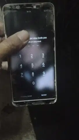 Hp oppo F5 minus lcd kalao semuah insya allah bagus