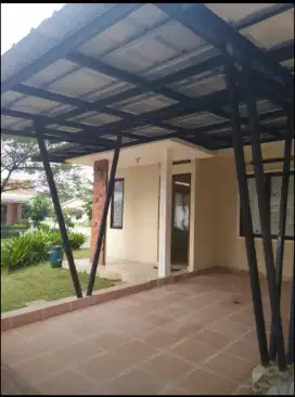 RUMAH HOOK SAMPING TAMAN  DISEWAKAN, ASRI NYAMAN DALAM CLUSTER