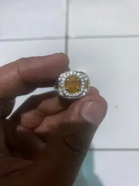 Yellow safire ring perak