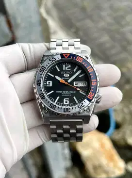 Seiko 5 Sports SNZD81J automatic