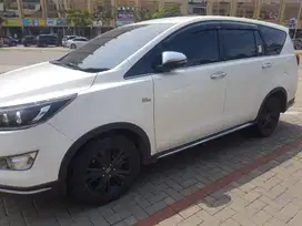 Toyota innova reborn venturer 2019 bensin