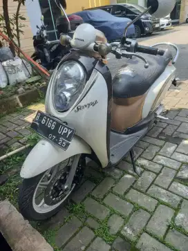 Dijual Motor Honda Scoopy Karbu tahun 2010 Lengkap