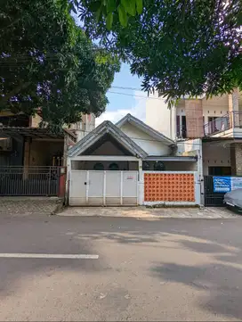 Rumah di Jalan Raya Merbau Padangsari Banyumanik - Dekat Undip