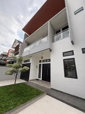 Rumah Baru dg Private pool, 5 mnt ke toll BSD, Lokasi Juara Strategis