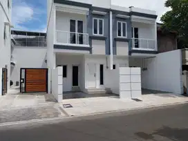 Di Jual Rumah 2 lantai di Cempaka Warna Jakarta Pusat bebas banjir