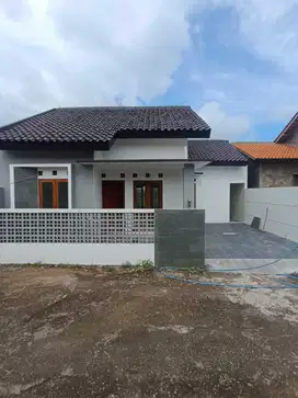 RUMAH BARU FRESH CANTIK - HARGA EKONOMIS SIAP HUNI DI CATUR HARJO