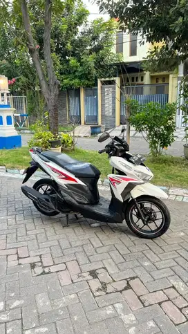 Honda Vario 125 Putih Tahun 2015