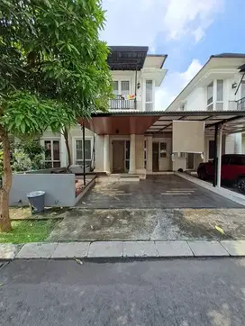 Harga Murah, Rumah Renovasi, Utara, di Cluster Pinewood Banjar Wijaya