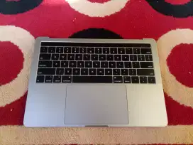Keyboard + kesing macbook pro 13 inch 2019 a 1989