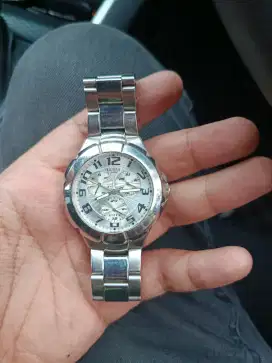 Jam tangan guess I90199G1