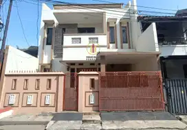 Dijual Rumah Bagus 2 Lantai Margahayu Raya