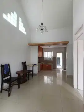 DISEWA RUMAH 2LT SEMIFURNISH SIAPHUNI SEJUK BAGUS DKET AEONMALL SSR827