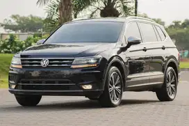 Padel & Golf! VW Tiguan Allspace 1.4 TSI 2022 Black 320i c200 x1 x3