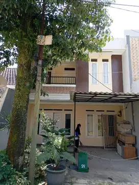 DIJUAL RUMAH 2LT BAGUS SEJUK SIAP HUNI DEKET AEONMALL SENTUL SSR829