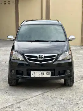 Toyota avanza G at matic 2011
