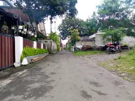 Kost-kostan Joglo dan Lapangan Futsal dekat Kampus Unjaya